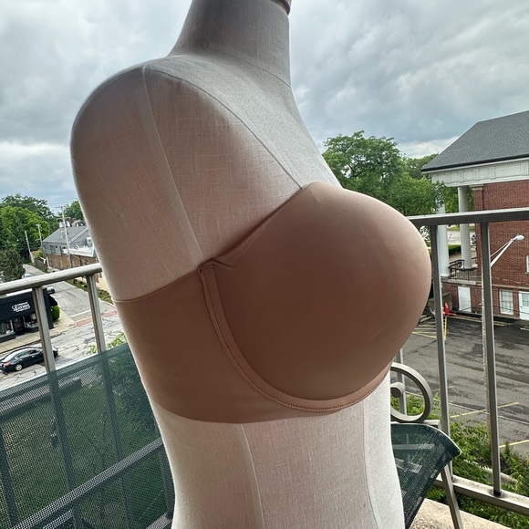 Victoria's Secret Plunge Strapless Bra - Picture 4 of 7